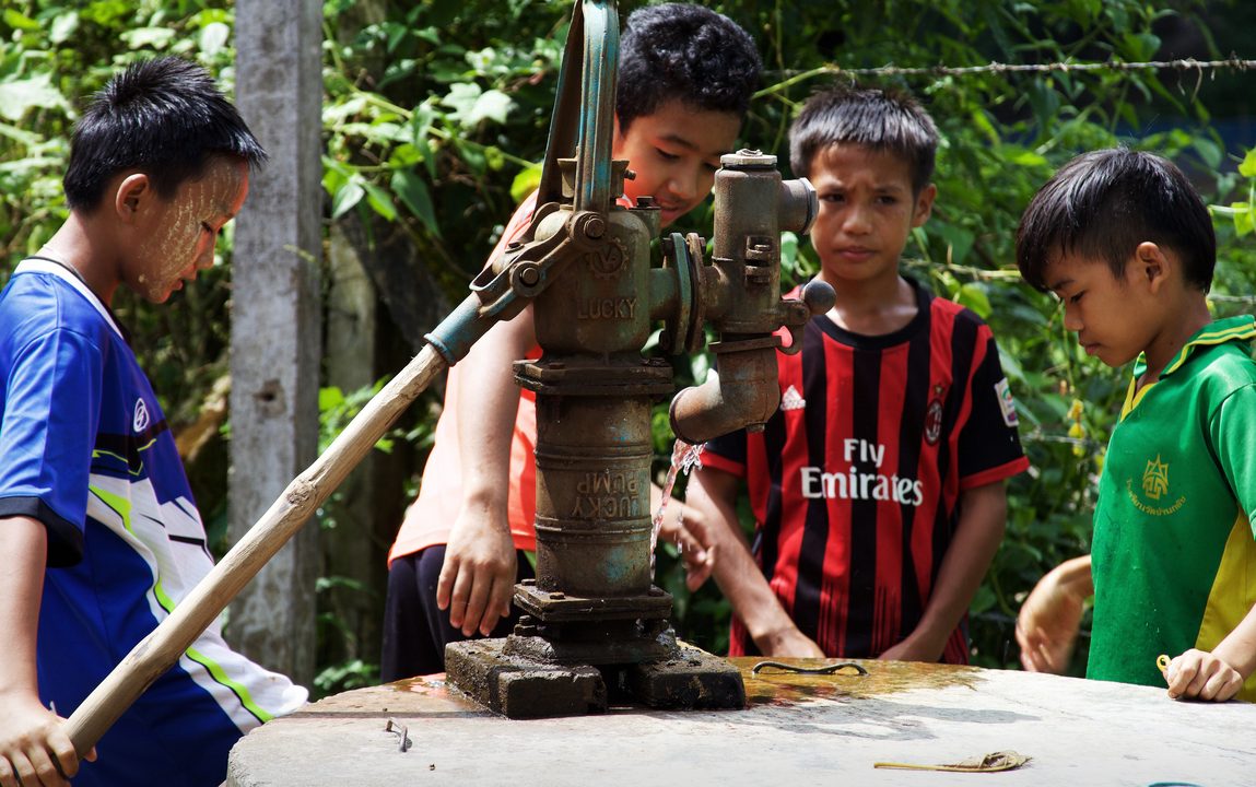 Mae La refugee camp context. Portrait of children. For more info on context: cf attachment